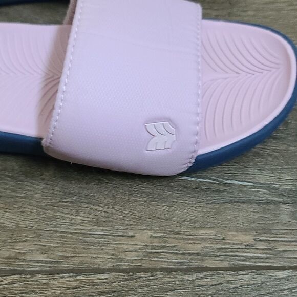 ❤️‍🔥ALL IN MOTION WOMAN'S SLIP ON SANDALS - Picture 2 of 7